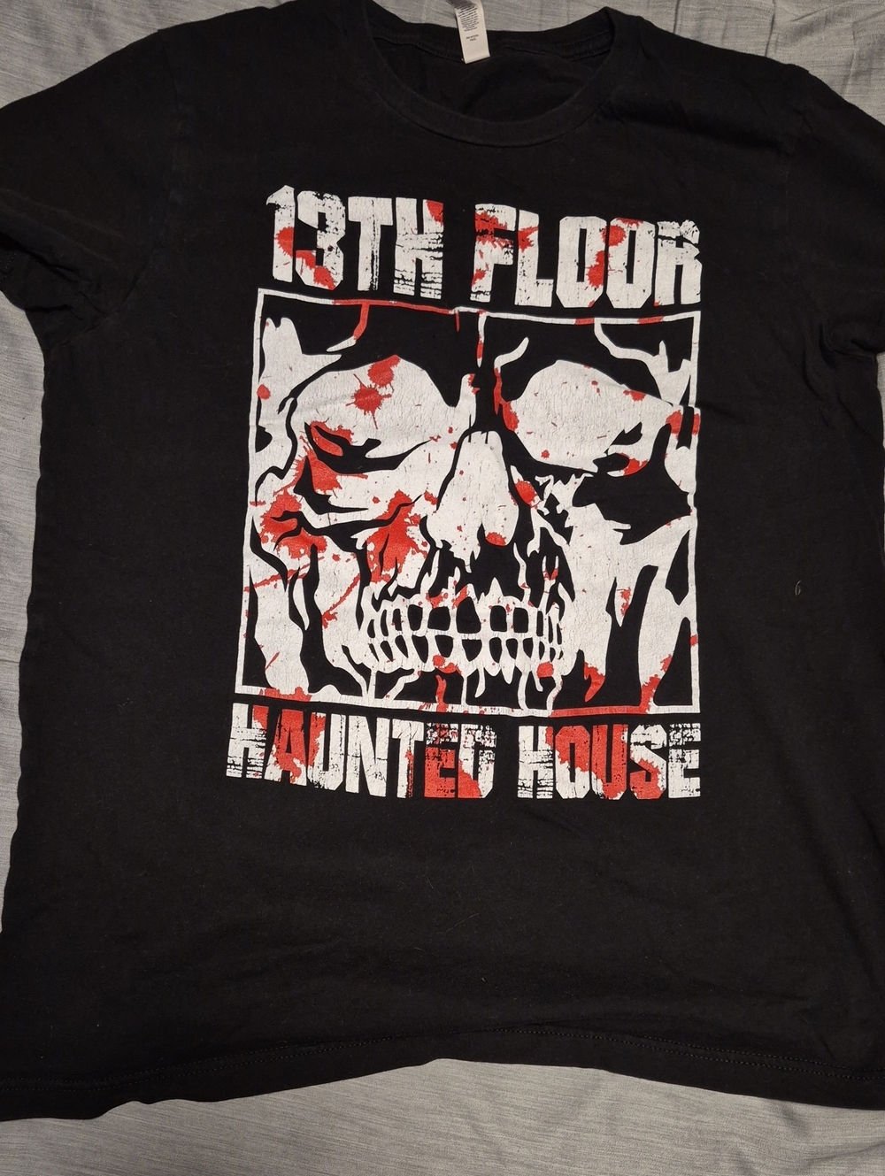 18th Floor Haunted House Skull Graphic Tee - Black, White, Red